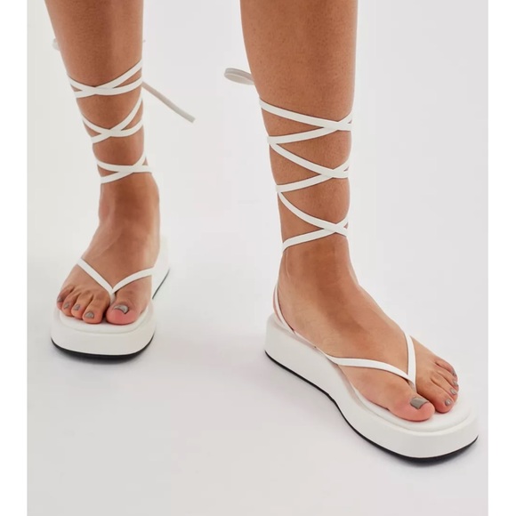 Urban Outfitters Jaida Platform Thong Sandal - Picture 2 of 11